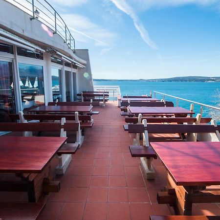 Aparthotel Castrum Novum Novigrad Istria Exteriör bild