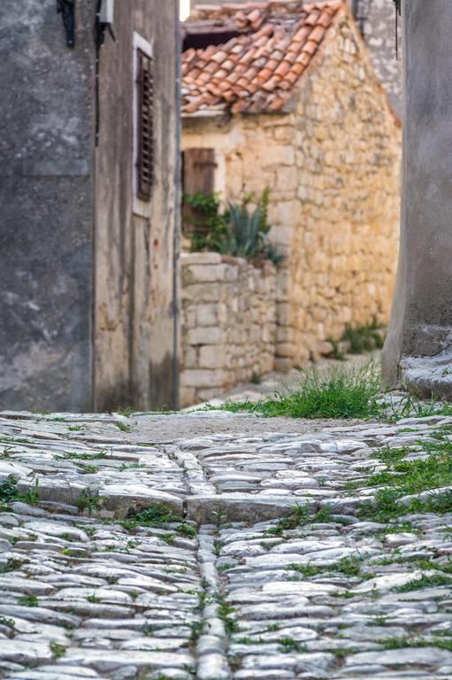 Aparthotel Castrum Novum Novigrad Istria Exteriör bild