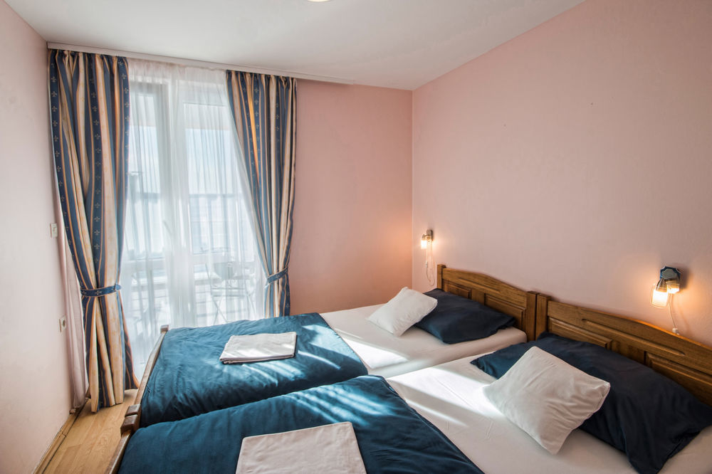 Aparthotel Castrum Novum Novigrad Istria Exteriör bild