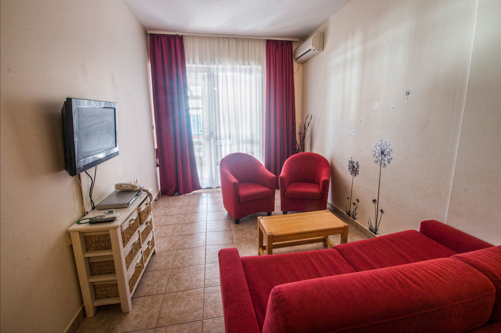 Aparthotel Castrum Novum Novigrad Istria Exteriör bild